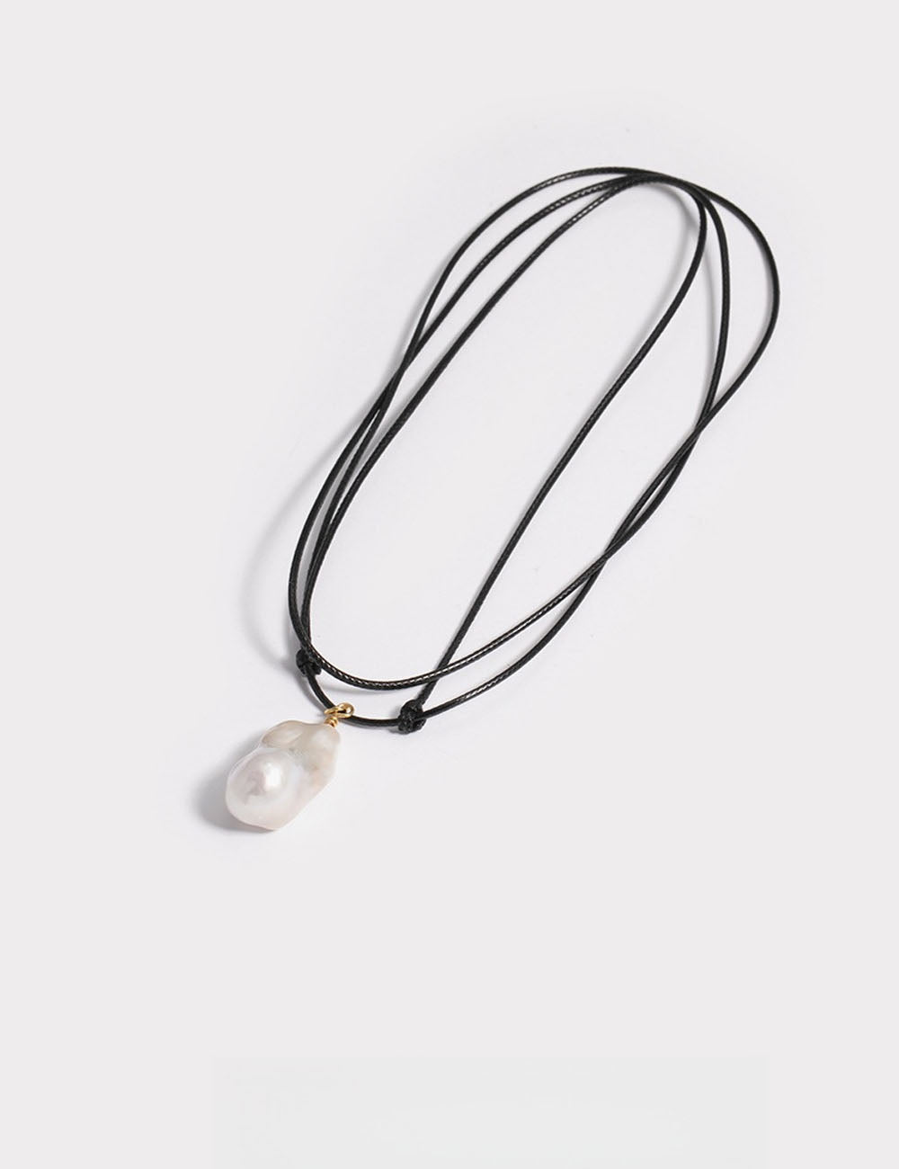 Simple Baroque Pearl Pendant Leather Cord Necklace