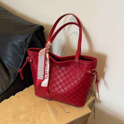 Retro Handbag With Pendant