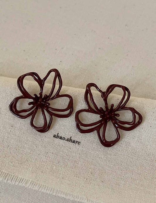 Elegant Hollow Out Flower Stud Earring