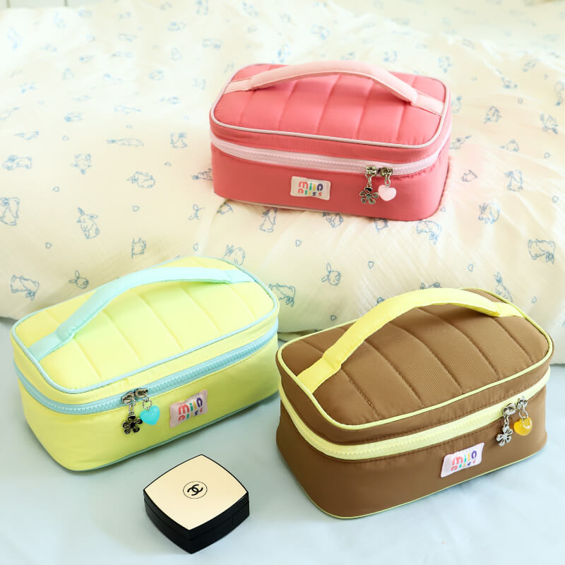 Simple Large Capacity Portable Makeup Bag