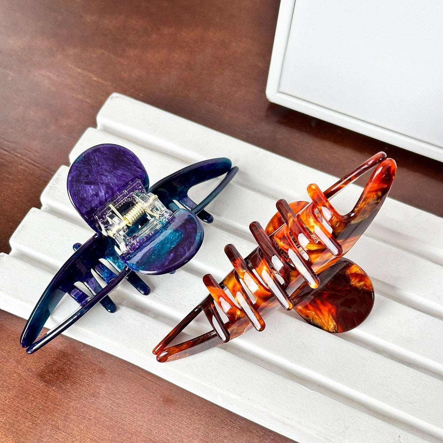 Minimalist Large Acetate Shark Hair Claw