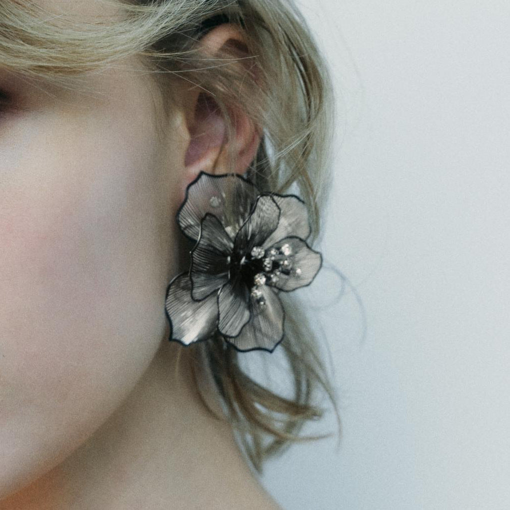 Trendy Geometric Hollow Out Flower Stud Earrings