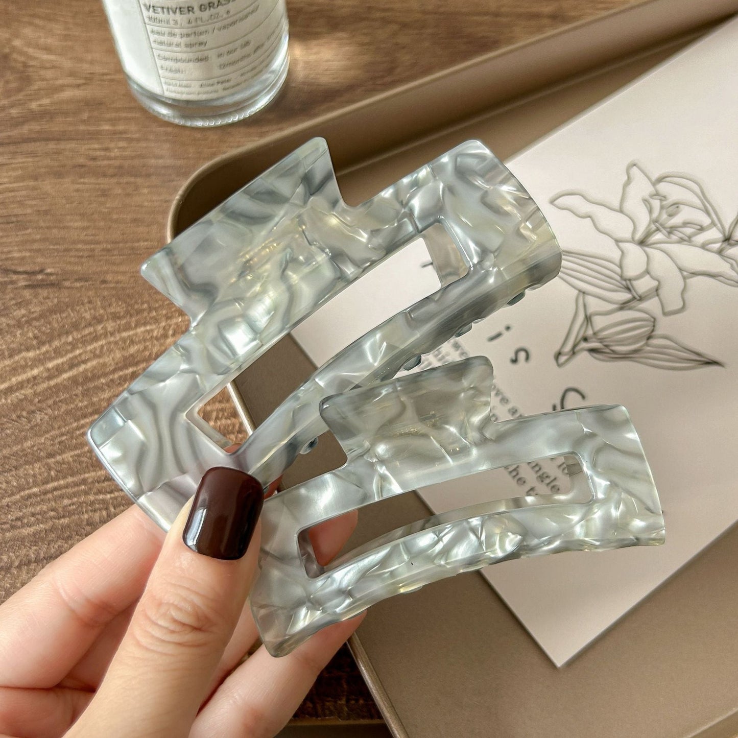 2+Hellow Rectangular Elegant Haie Claws