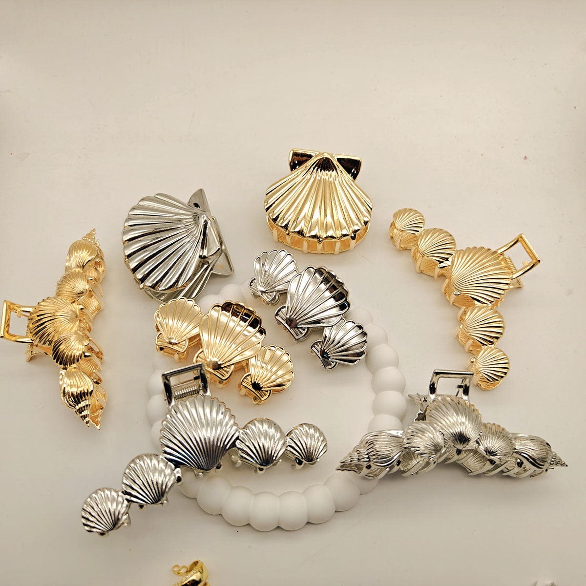 Elegant Striped Scallop Shell Hair Clip