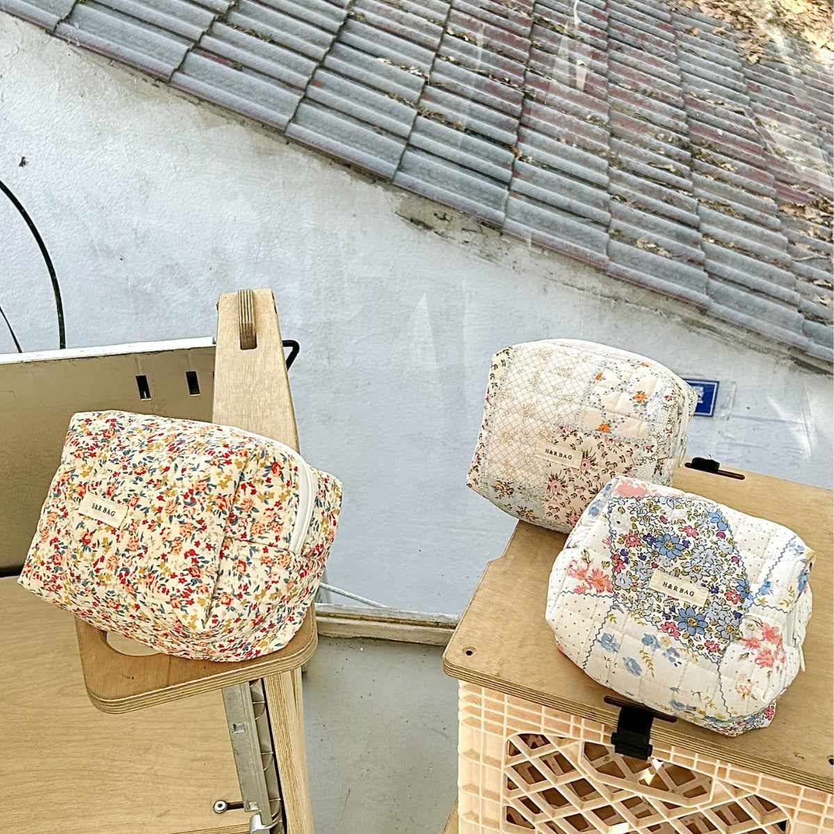 Floral Print Plaid Portable Cosmetic Bag