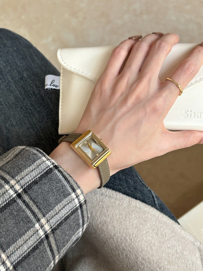 Minimalist Small Dial Leather Strap Quartz Watch