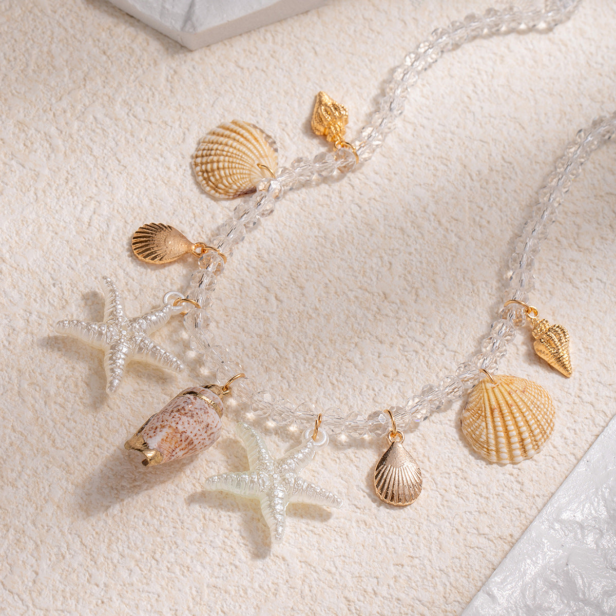 Minimalist Conch Shell Pendant Bead Necklace