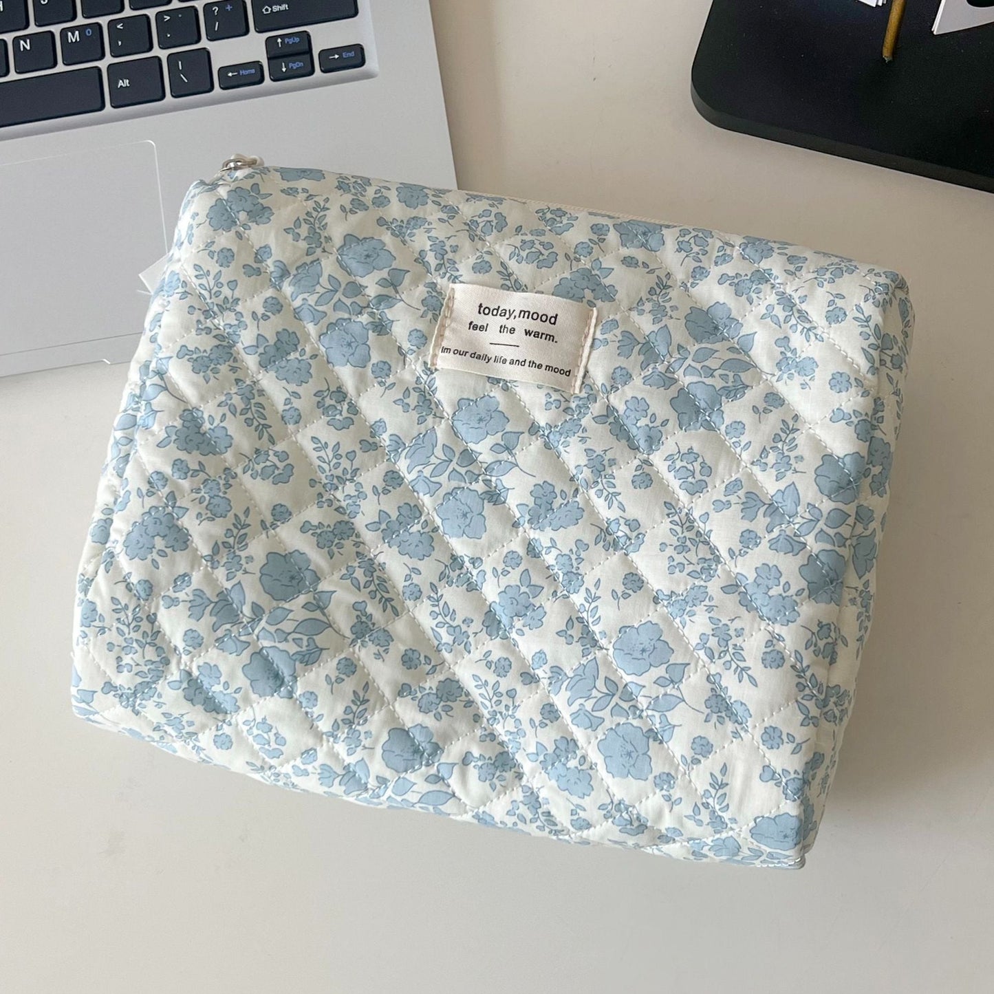 Blue Flower Simple Large Capacity Make Up Bag