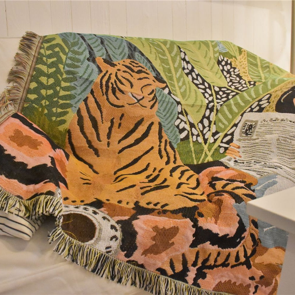 Cozy Artistic Print Tapestry Sofa Throw Blanket
