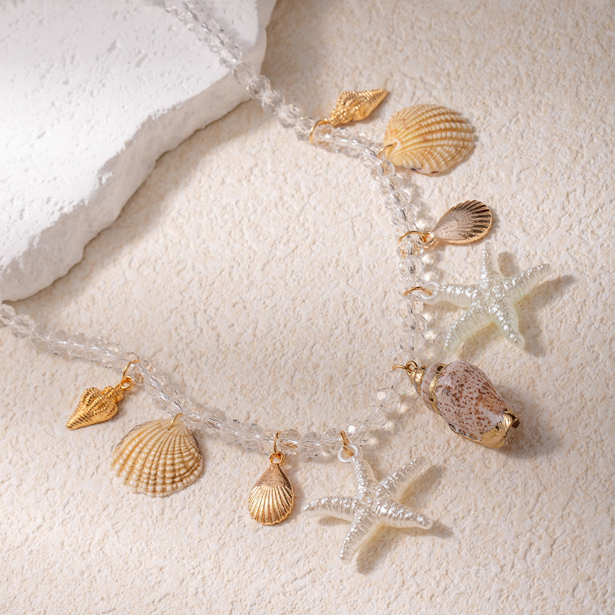 Minimalist Conch Shell Pendant Bead Necklace