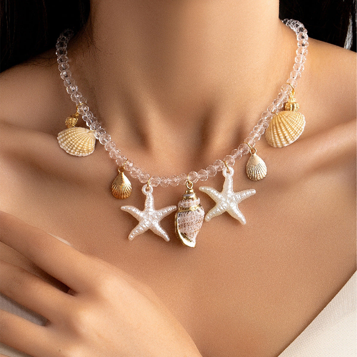 Minimalist Conch Shell Pendant Bead Necklace