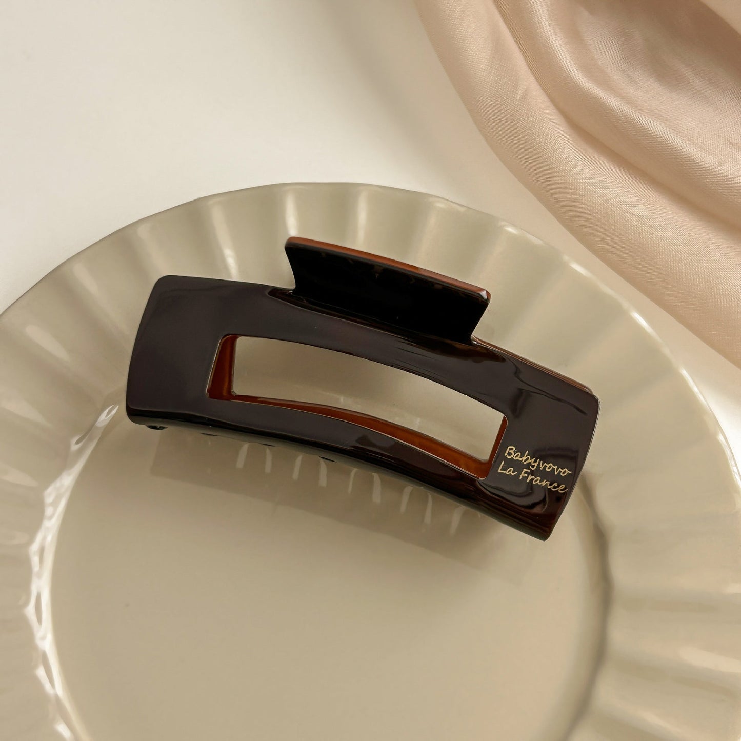 2+Brown Geometries Letter Print Hair Claws