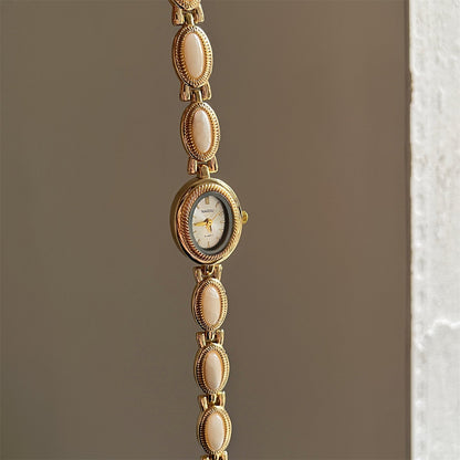 Vintage Gold Oval Dial Bracelet Quartz Watch