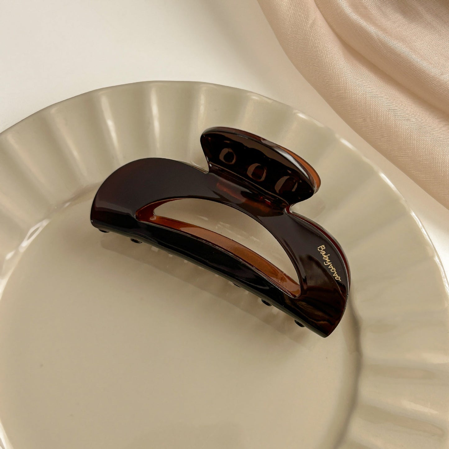 2+Brown Geometries Letter Print Hair Claws