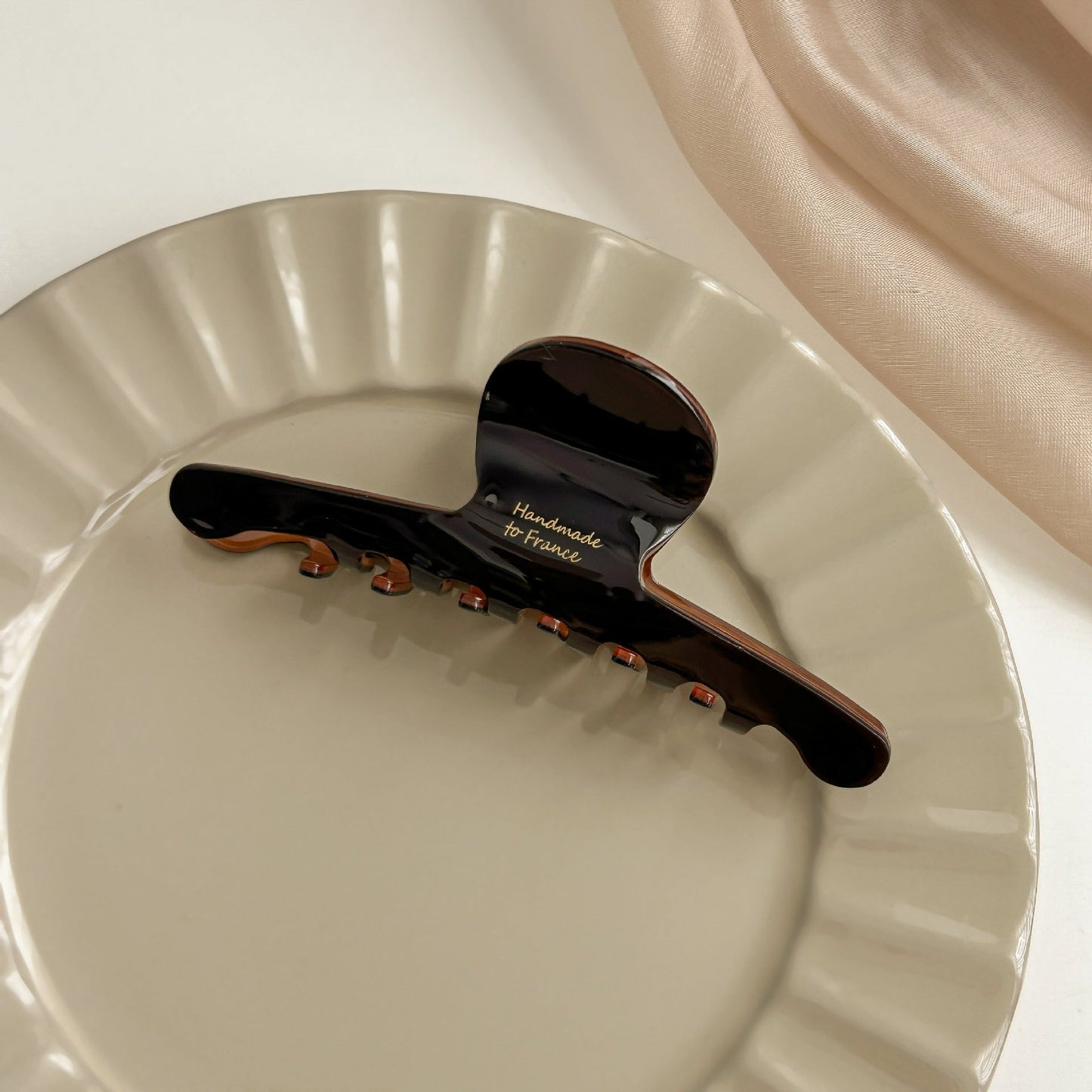 2+Brown Geometries Letter Print Hair Claws