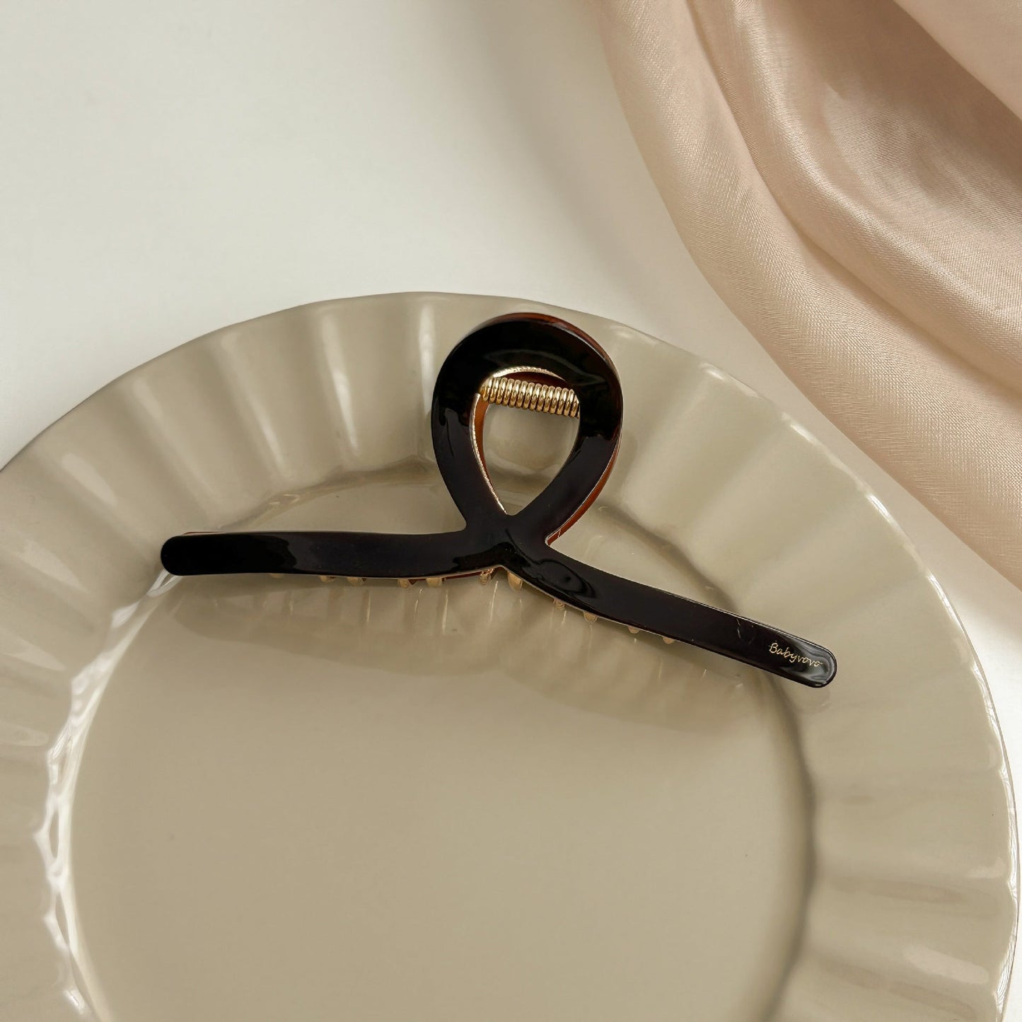 2+Brown Geometries Letter Print Hair Claws