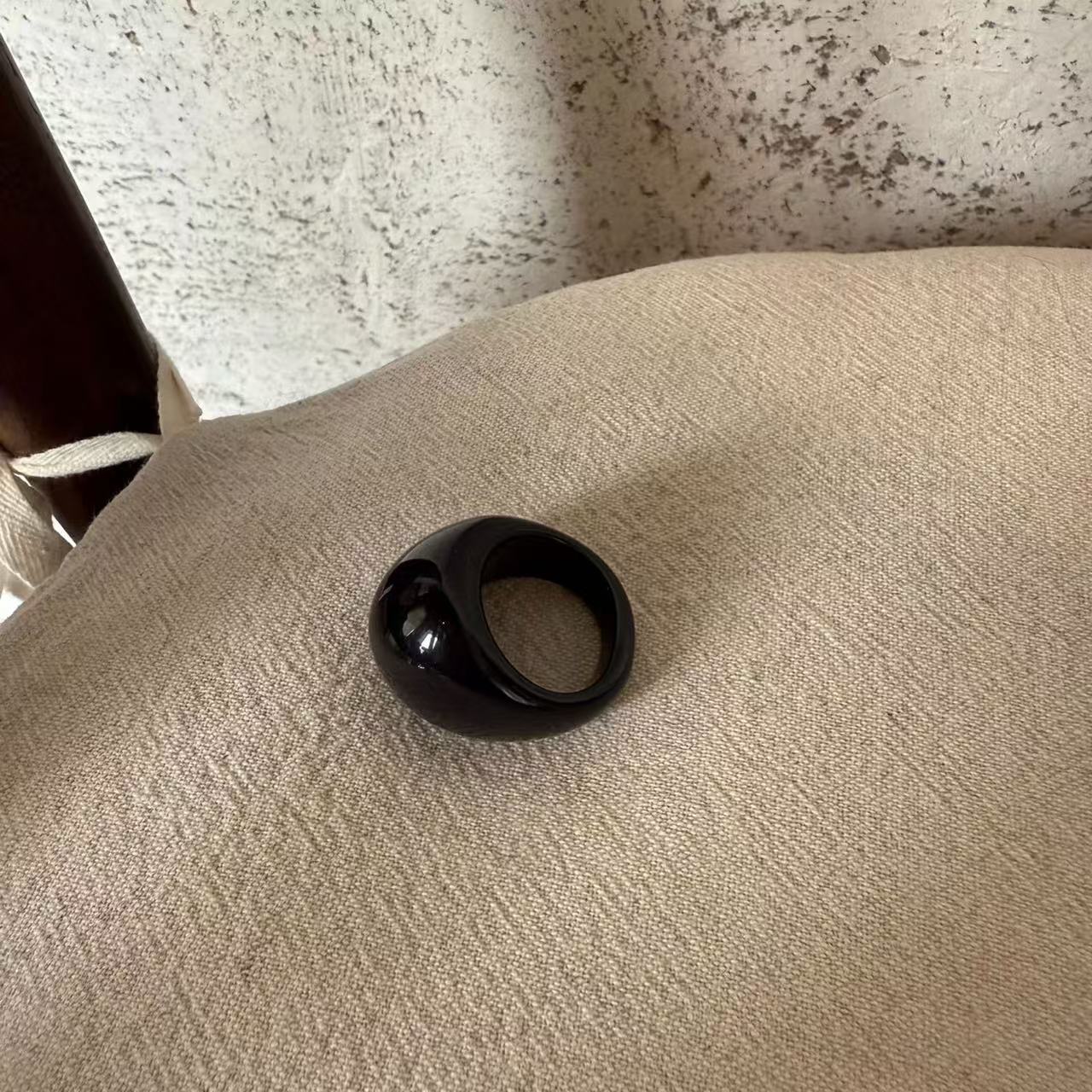 Minimalist Oval Resin Signet Ring