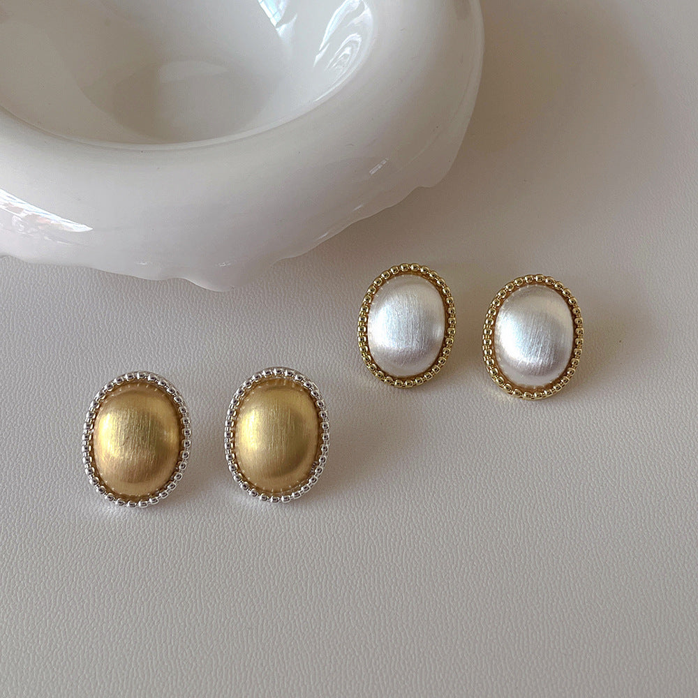 Oval Vintage Matta Simple Stud Earrings