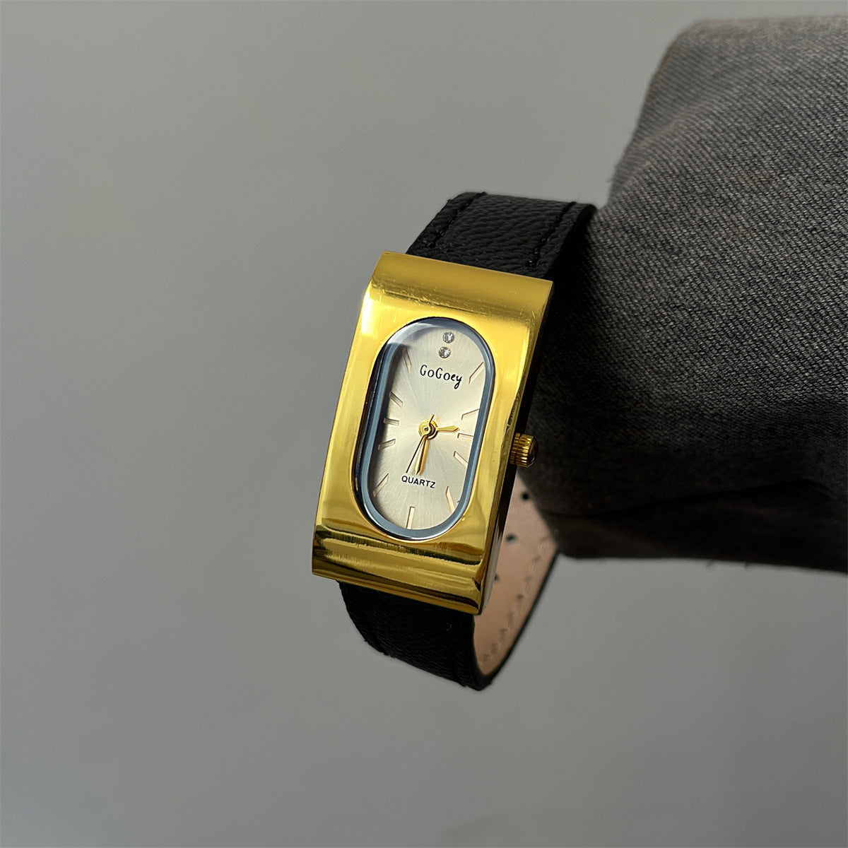Retro Gold Tone Rectangle Quartz Watch