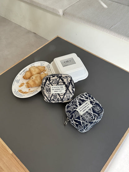 Simple Color Block Embroidered Mini Wallet