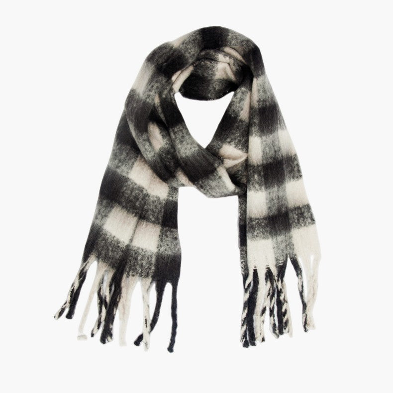 Plaid Contrast Color Tassel Scarves
