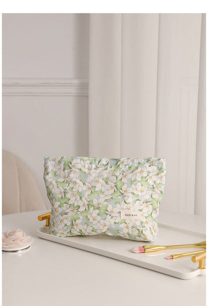 Sweet Simple Floral Print Cosmetic Bag