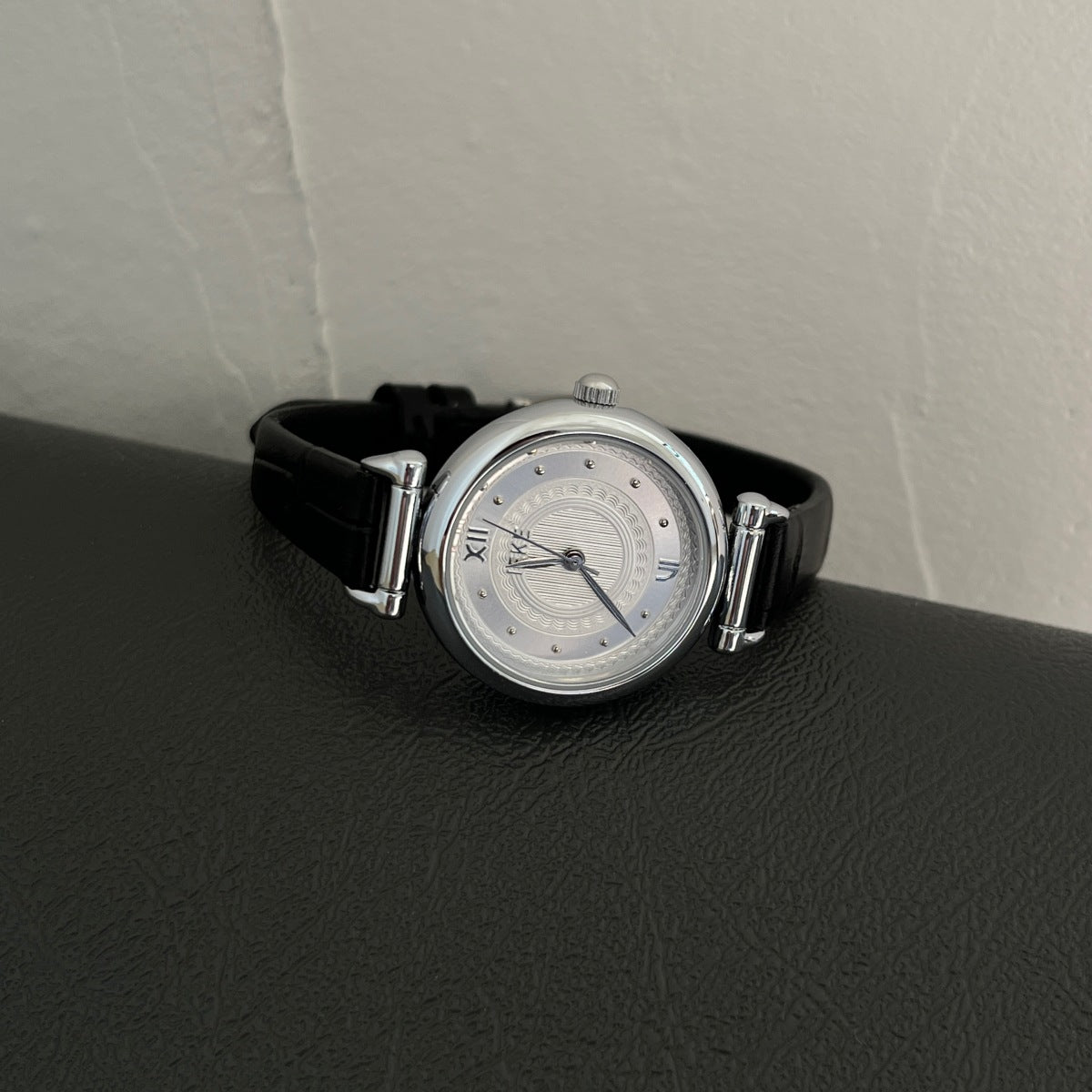 Luxury Round Leather Strap Quartz Watch