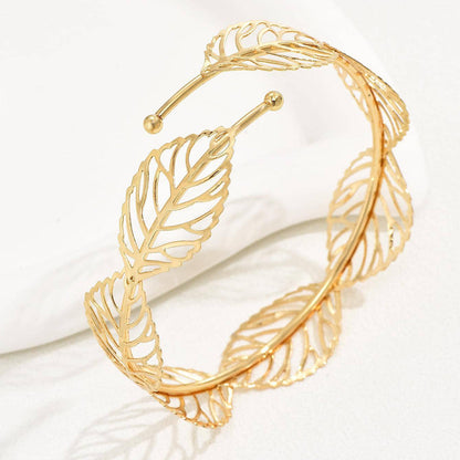 Hellow Out Simple Leaf Arm Cuff