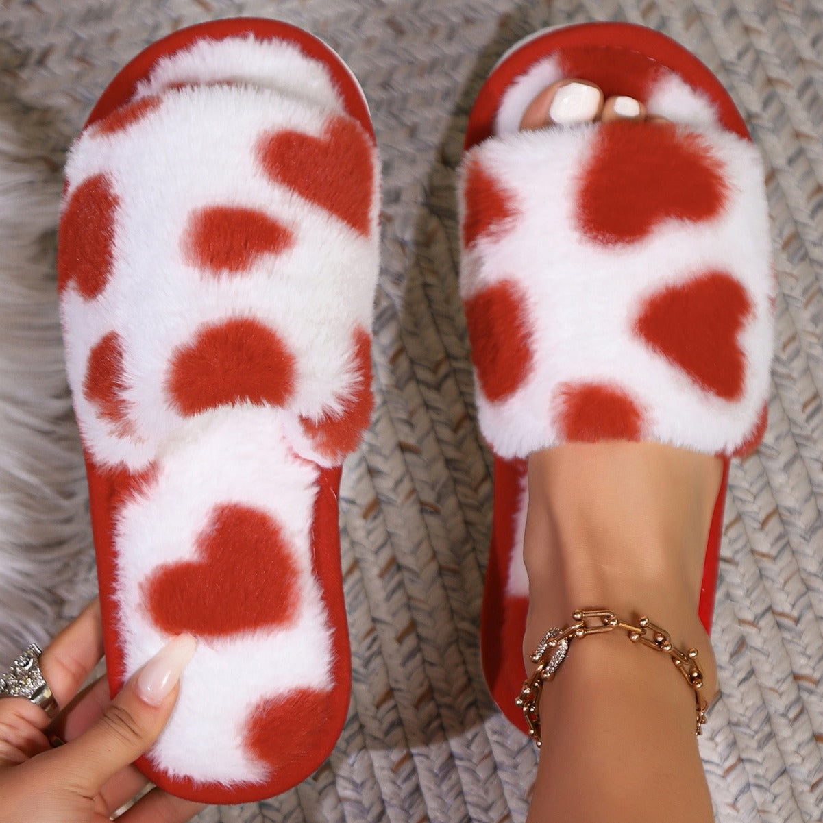 Fuzzy Heart Print Open Toe Home Slippers