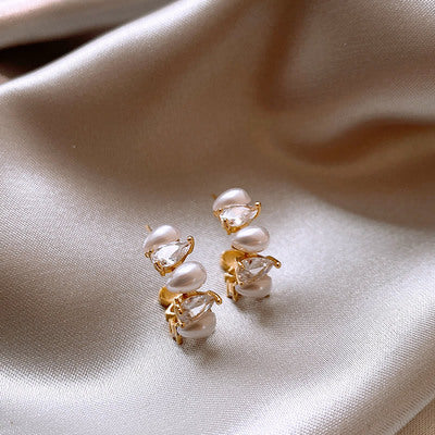 Sweet Delicate Rhinestone Pearl Stud Earrings