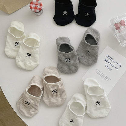 Bow Embroidered Ribbed Ankle Socks