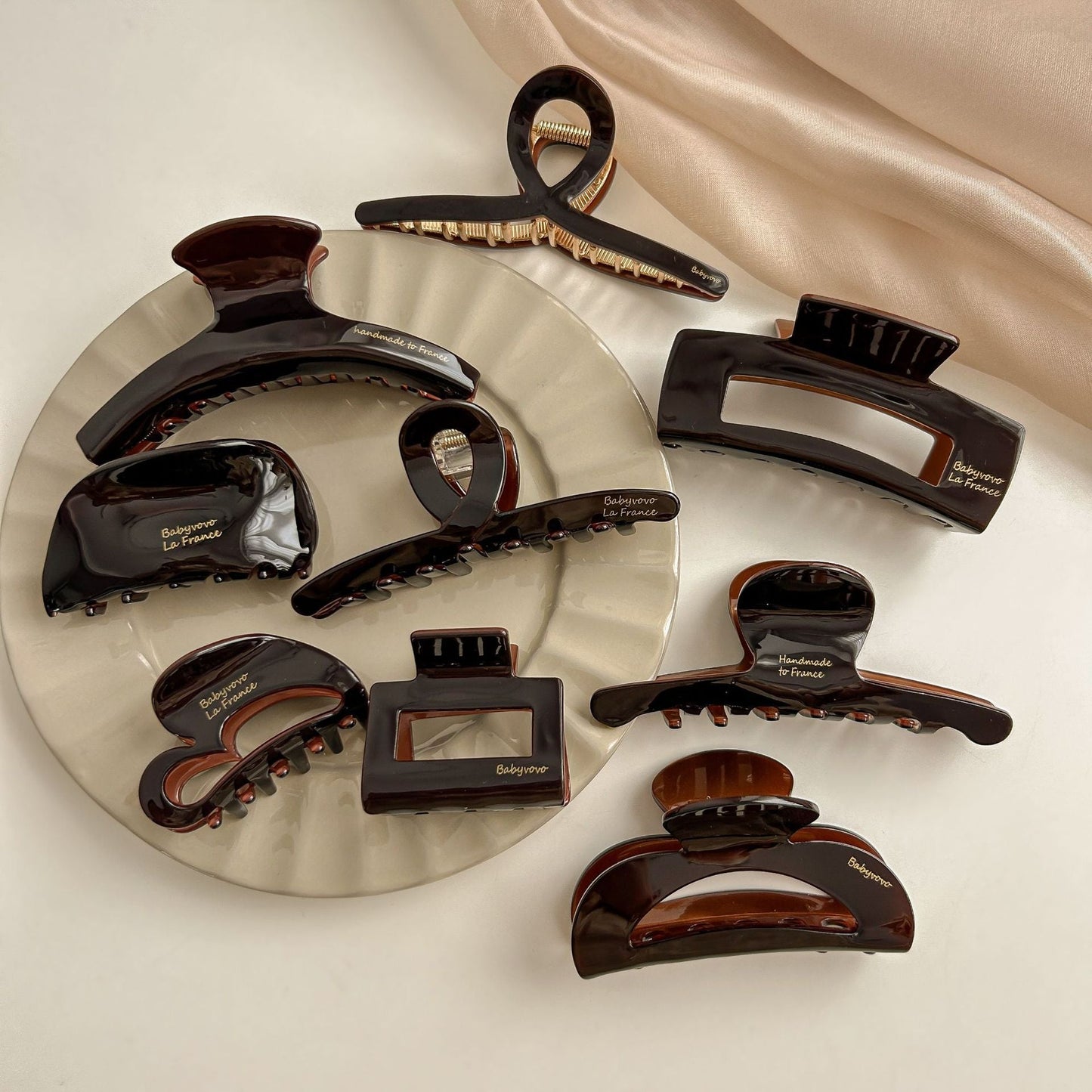 2+Brown Geometries Letter Print Hair Claws