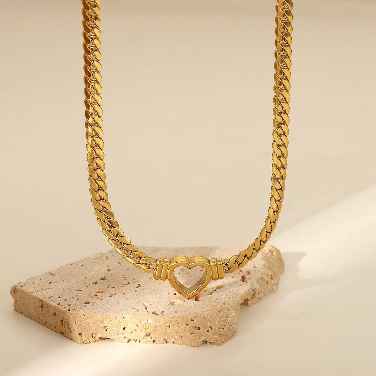 Hellow Out Heart Shade Pendant Necklace