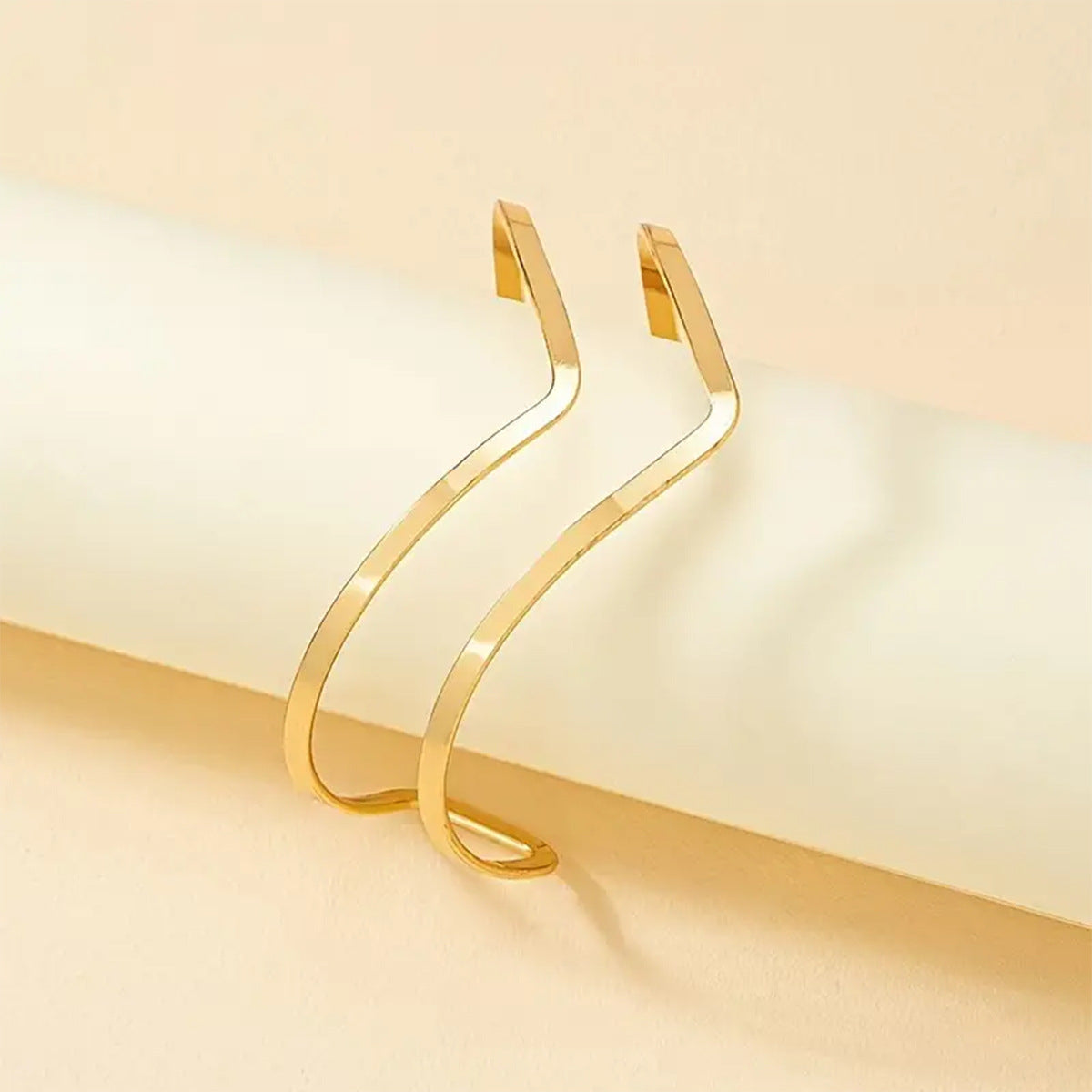 V-Shape Simple Open Arm Cuff