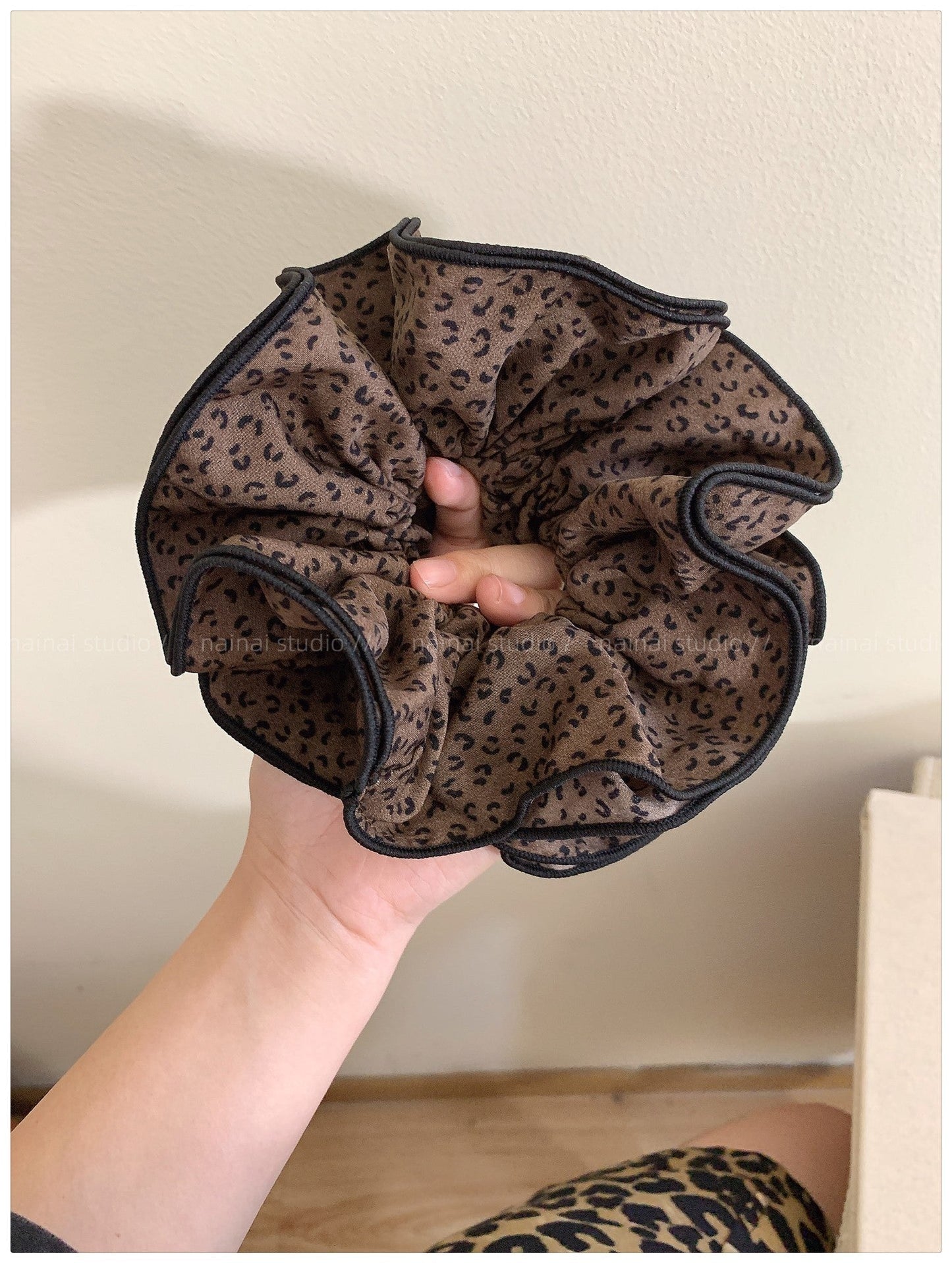 Vintage Four-Layer Leopard Print Scrunchies