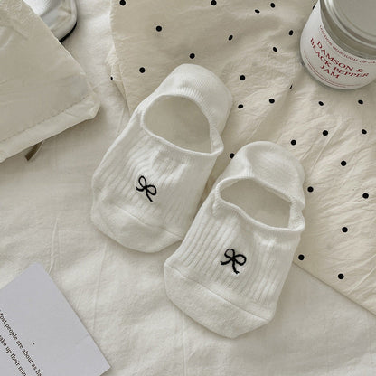 Bow Embroidered Ribbed Ankle Socks