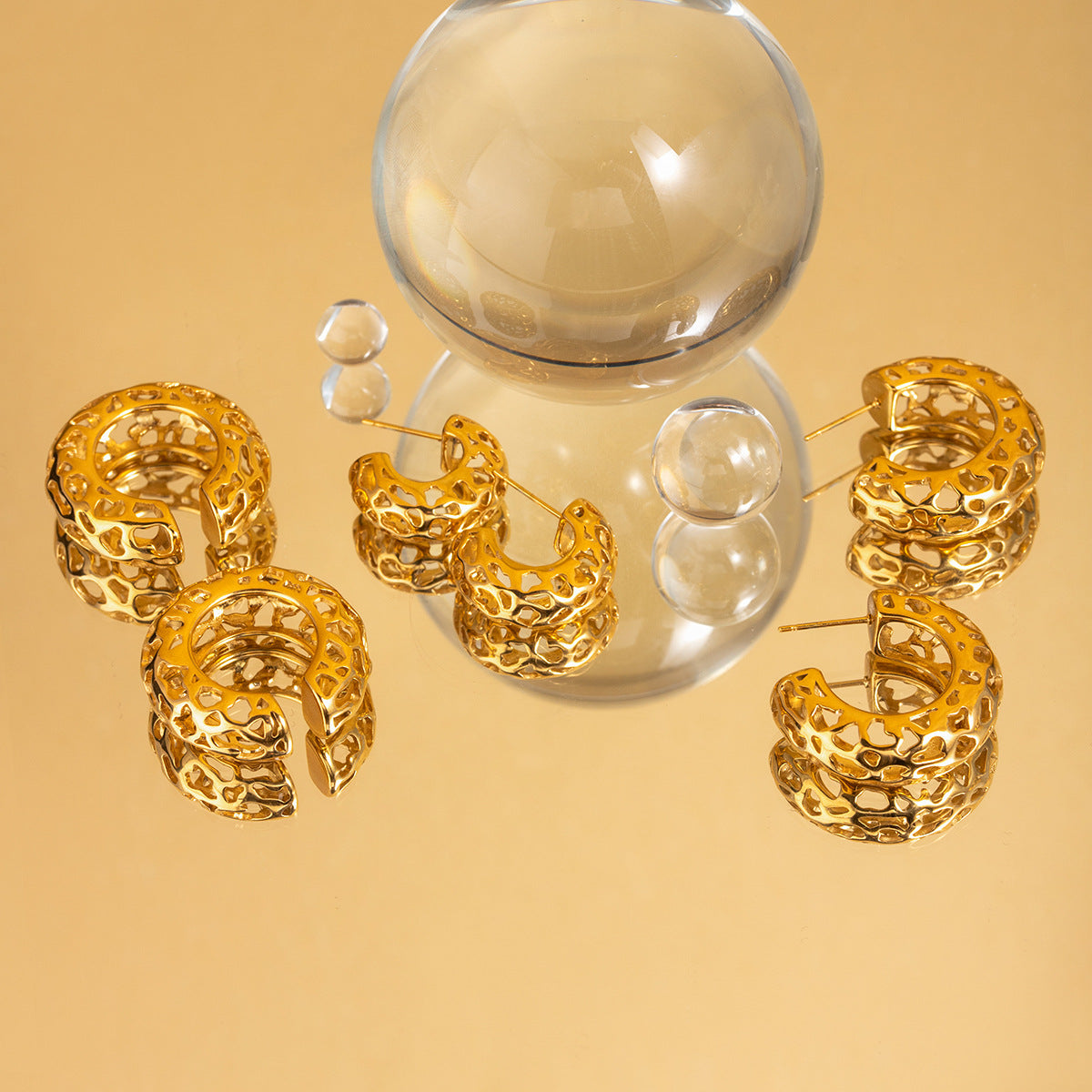 Hollow Out C-Shaped Simple Stud Earrings