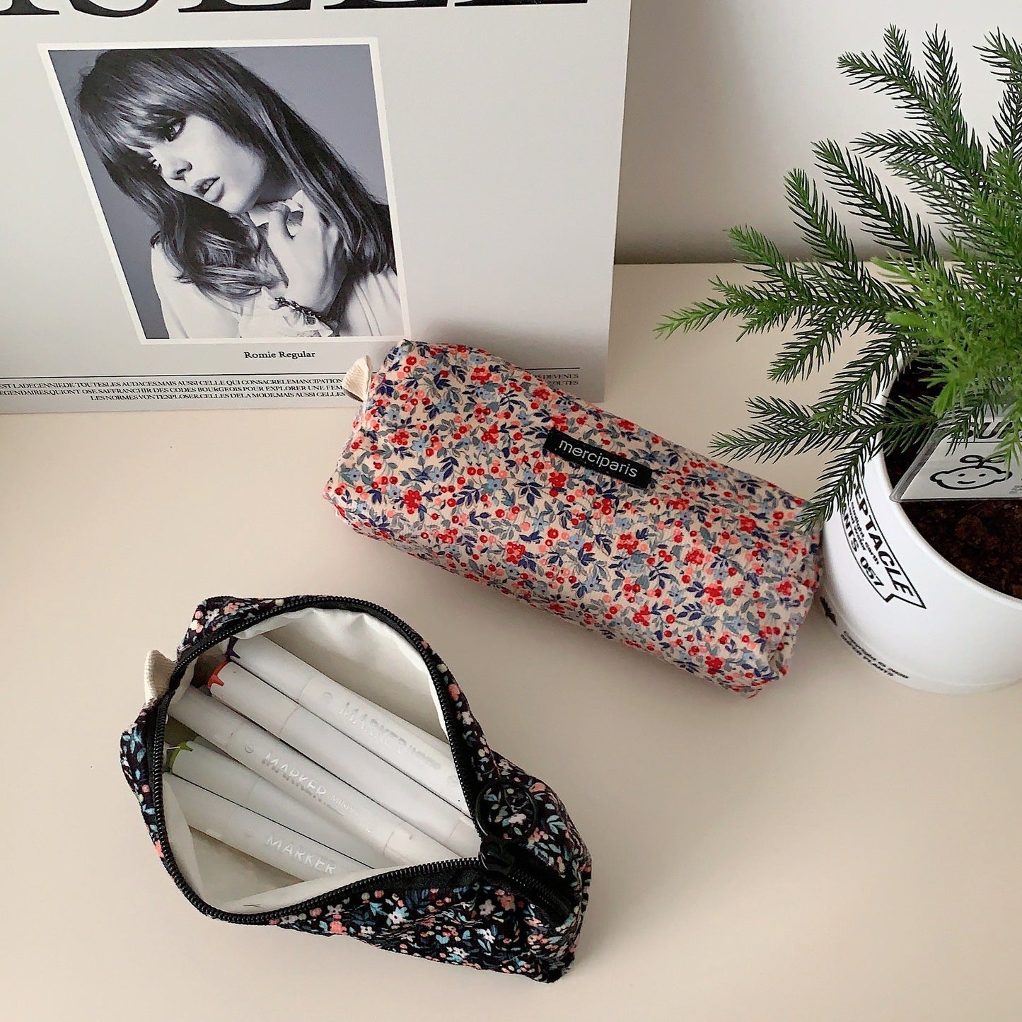 Simple Floral Print Makeup Pencil Pouch