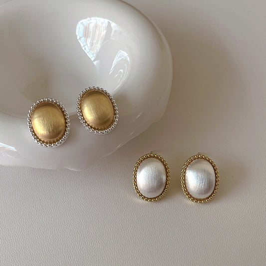 Oval Vintage Matta Simple Stud Earrings