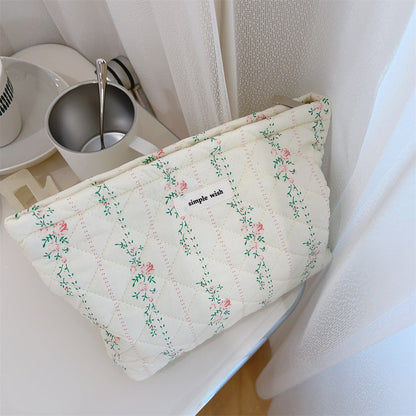 Floral Print Portable Quilted Makeup Bag
