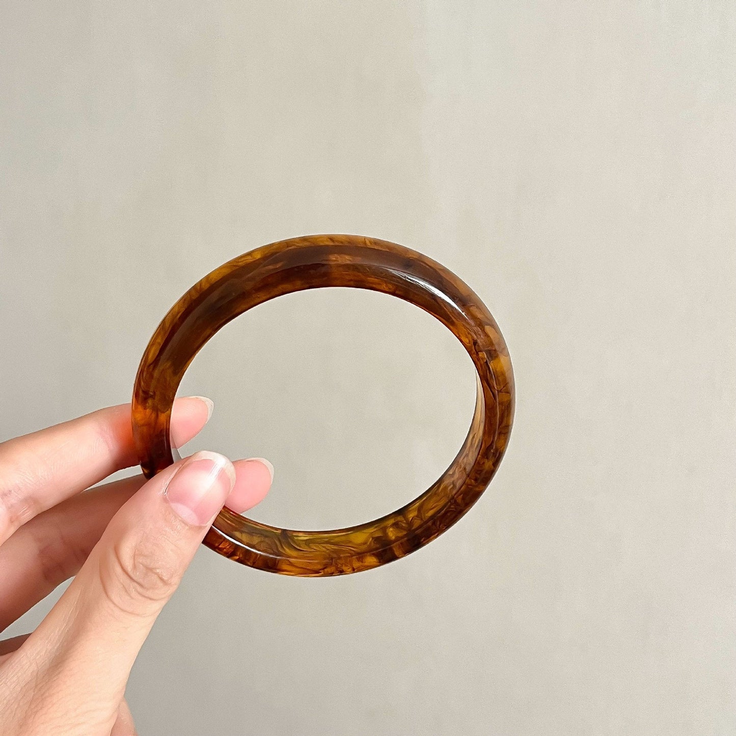 Minimalist Marbled Round Resin Bangle Bracelet