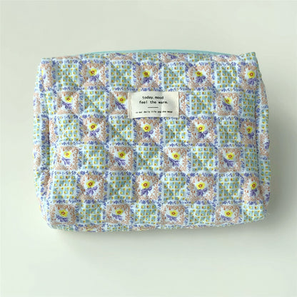 Flowal Print Simplle Make Up Bag