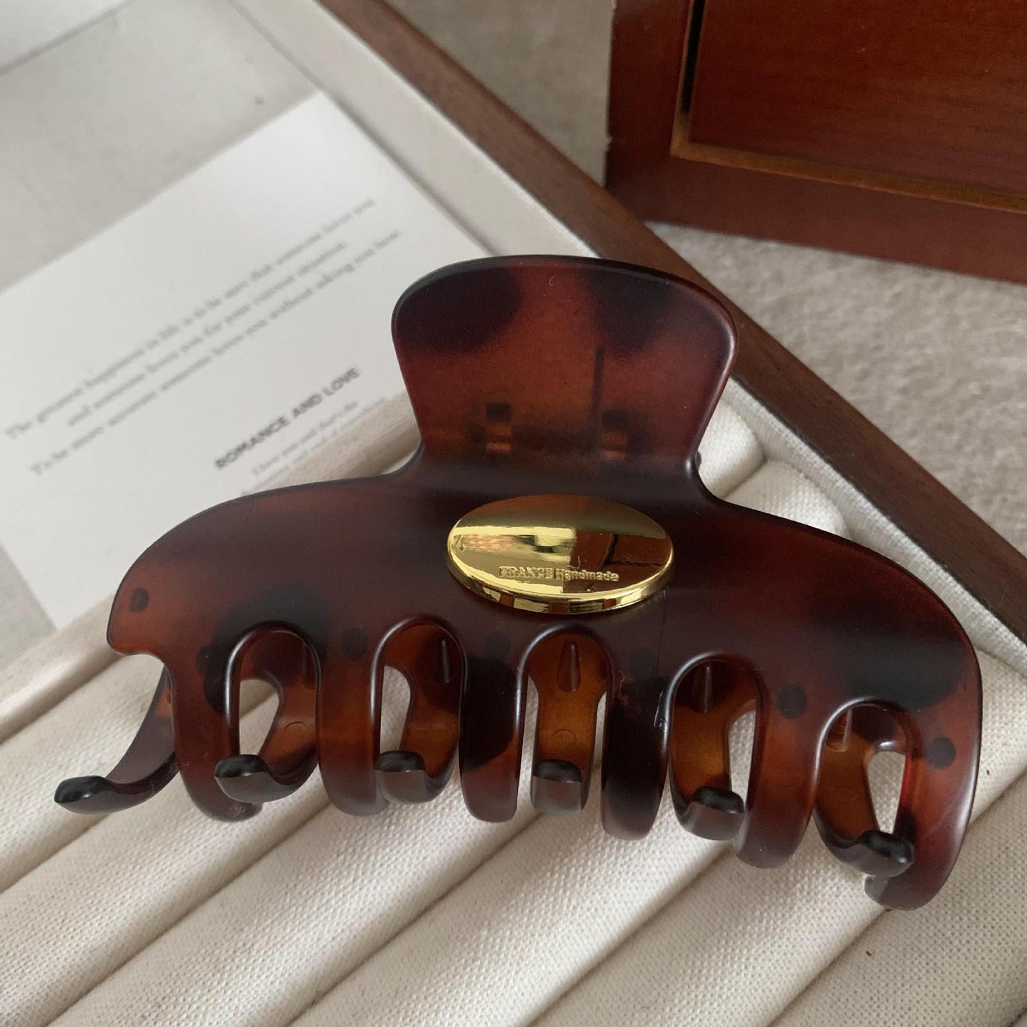 Simple Vintage Elegant Claw Clip