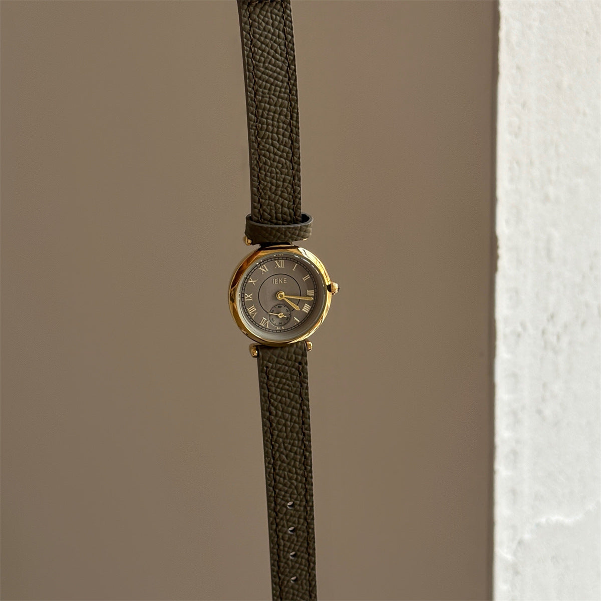 Minimalist Small Dial Leather Strap Quartz Watch