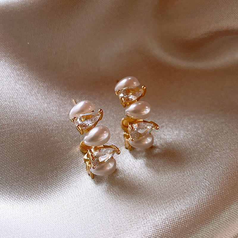 Sweet Delicate Rhinestone Pearl Stud Earrings