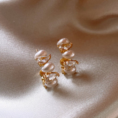 Sweet Delicate Rhinestone Pearl Stud Earrings
