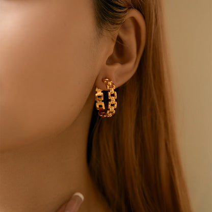 Elegant Hellow Out Simple Stud Earrings