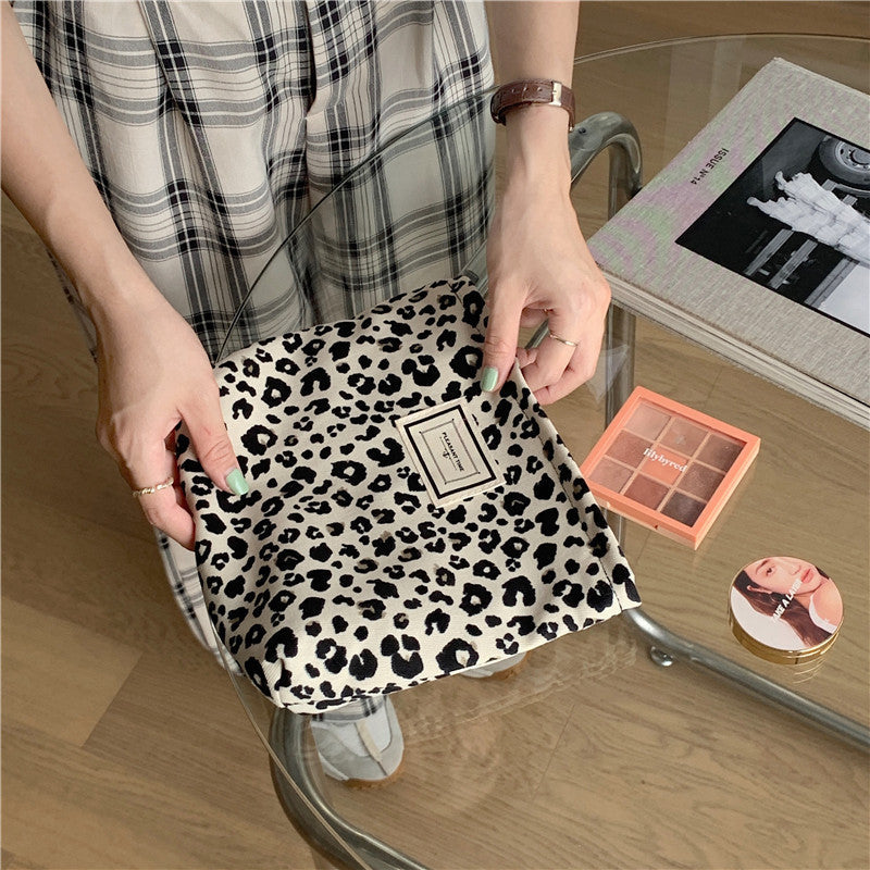 Simple Leopard Print Portable Make Up Bag