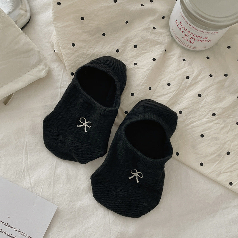 Bow Embroidered Ribbed Ankle Socks