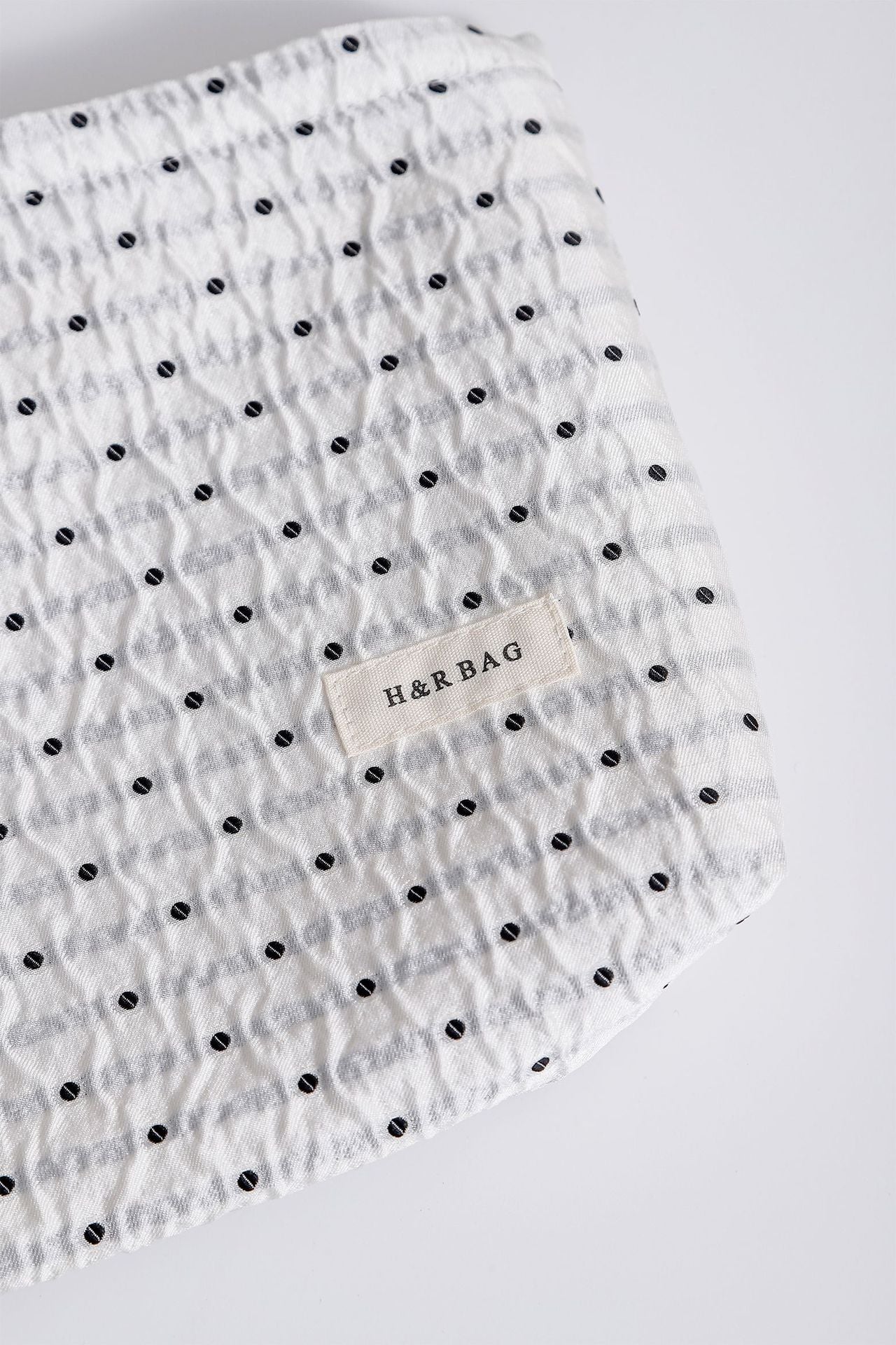 Minimalist Polka Dot Portable Makeup Bag